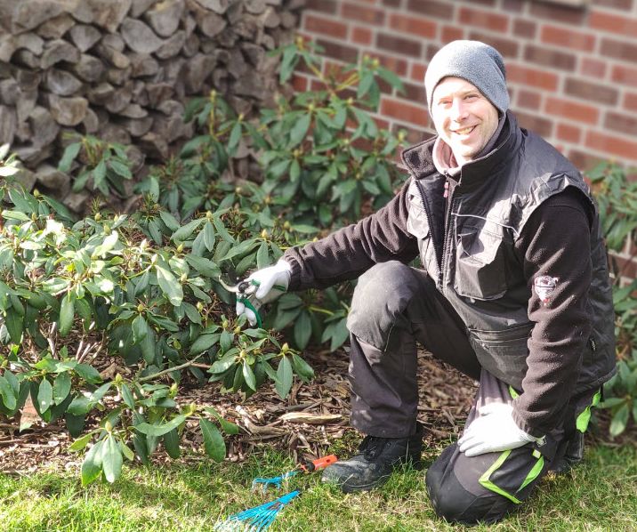 Garten-, Rasen- & Teichpflege